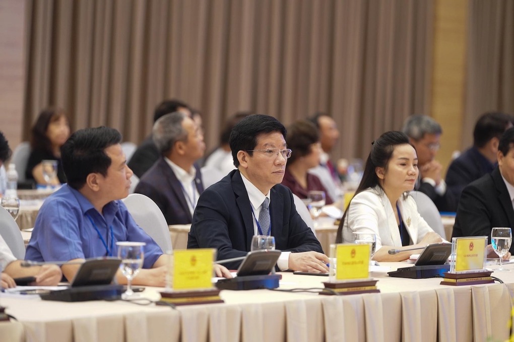 Các đại biểu tham gia Hội nghị Thủ tướng và doanh nghiệp ngày 9/5 Các đại biểu tham gia Hội nghị Thủ tướng và doanh nghiệp ngày 9/5