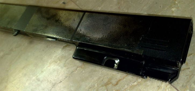 Pin laptop mới sau khi được thay thế nhìn khá chắc chắn