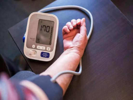 Trà xanh có tác dụng hạ huyết áp.