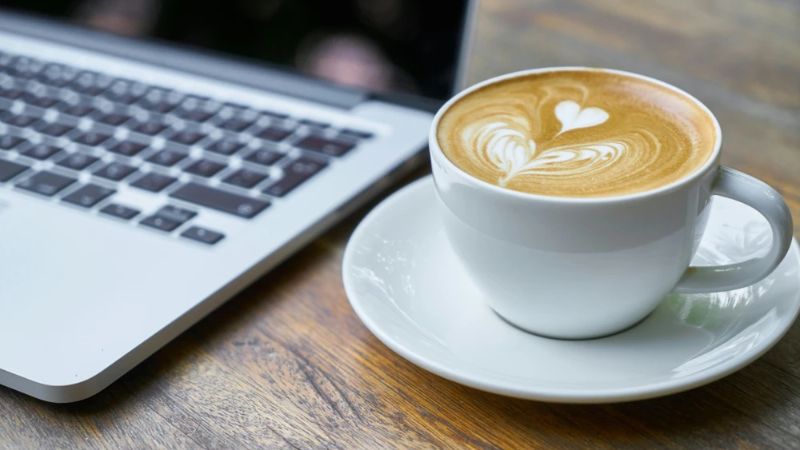 Uống cà phê ở quán luôn có trải nghiệm rất khác so với ở nhà