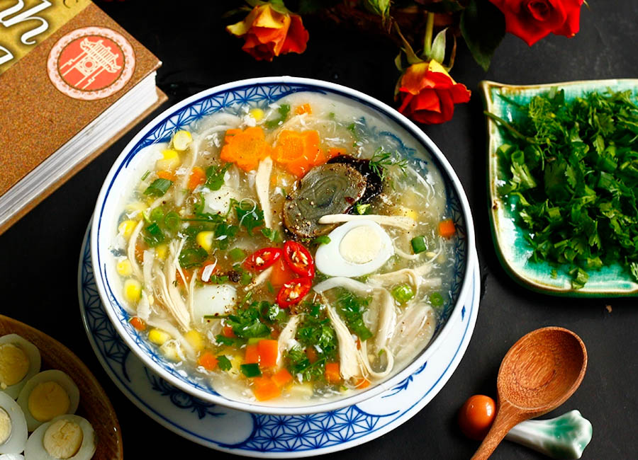 Súp gà vừa ngon, vừa bổ lại còn phòng chữa bệnh rất hiệu quả.