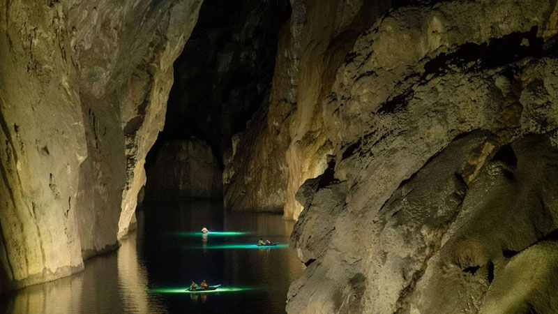 Việt Nam sở hữu hang động 3 triệu năm tuổi, đủ chứa tòa nhà chọc trời 40 tầng của Mỹ