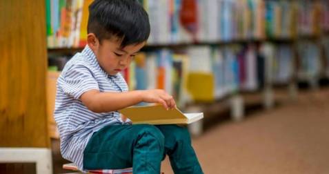 Đọc sách không phù hợp với lứa tuổi 