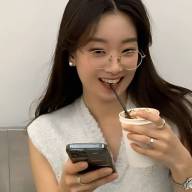 Thường cầm điện thoại theo 3 cách này chính là biểu hiện của EQ thấp