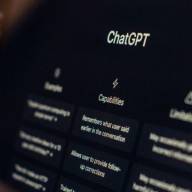 Google chỉ mẹo đơn giản để chatbot AI ngừng 'nói nhảm'