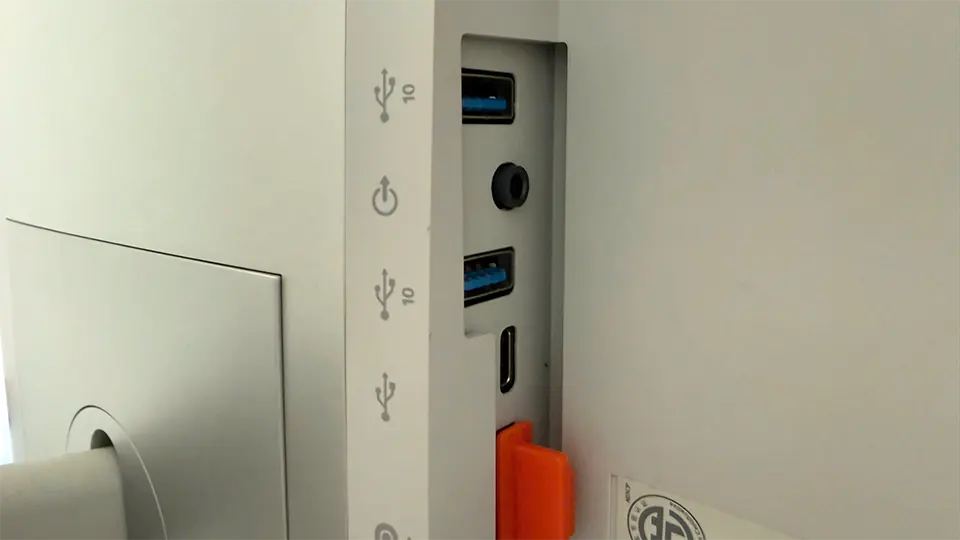 Cổng USB trên màn hình có thể làm được nhiều hơn chúng ta nghĩ